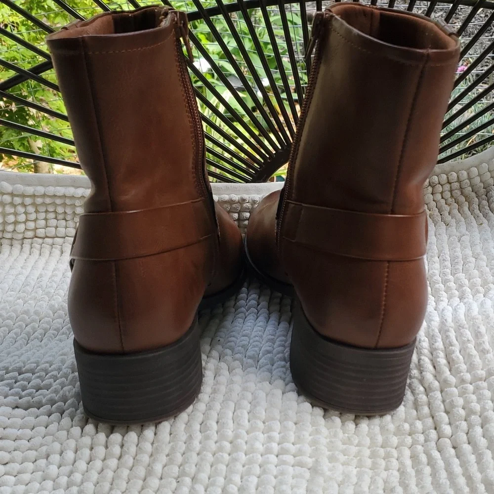 Frye‎ and Co booties